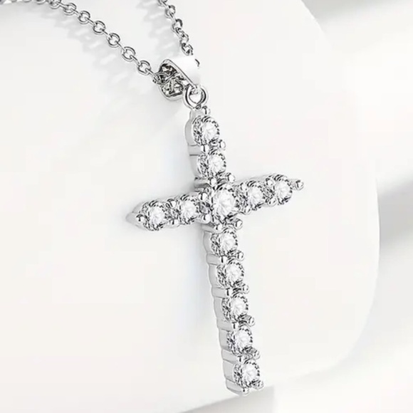 1pc 3.25 Carat TW Moissanite Platinum Plated Lrg Cross Pendant Chain 17.72''